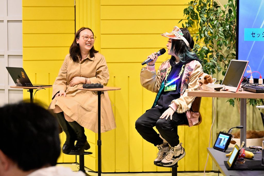 作品を解説するギャル電 きょうこさん