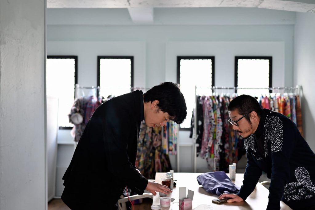 松久直司さん（左）と森永邦彦さん（右）